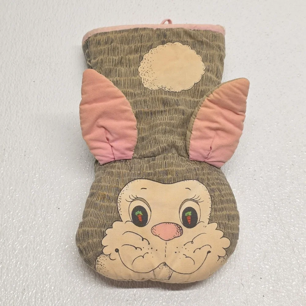 Vintage Bunny Rabbit Cartoon Oven Mitt Pot Holder With Carrot in Mouth